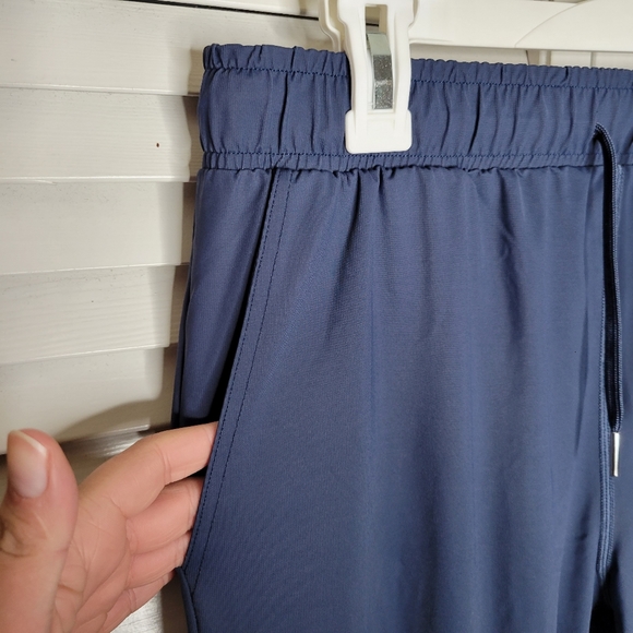 Zyia Active Navy Everywhere Ankle Pants MEDIUM EUC Nylon - Picture 4 of 7